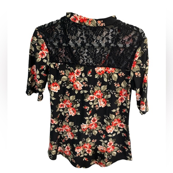 🎉 Host Pick 🎉 Joe Boxer Black Floral Blouse - Picture 2 of 7